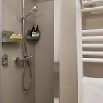 Апартаменты Elegant Sunlit Flat With Balcony Near Parc Monceau - B94 Париж