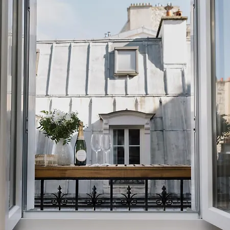 Elegant Sunlit Flat With Balcony Near Parc Monceau - B94 Apartmán Paříž